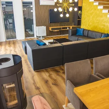 Lohovo Bukva Βίλα *