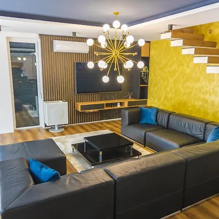 Lohovo Bukva Βίλα *