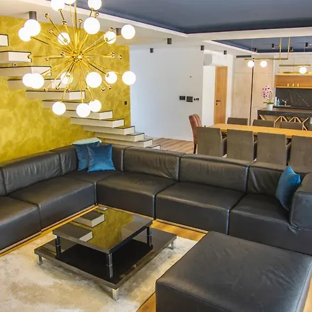 Lohovo Bukva Βίλα *