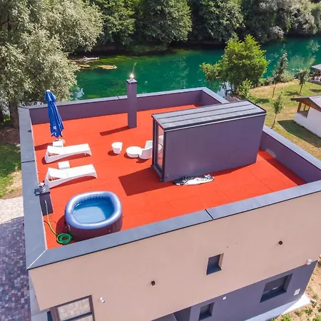 Lohovo Bukva Βίλα